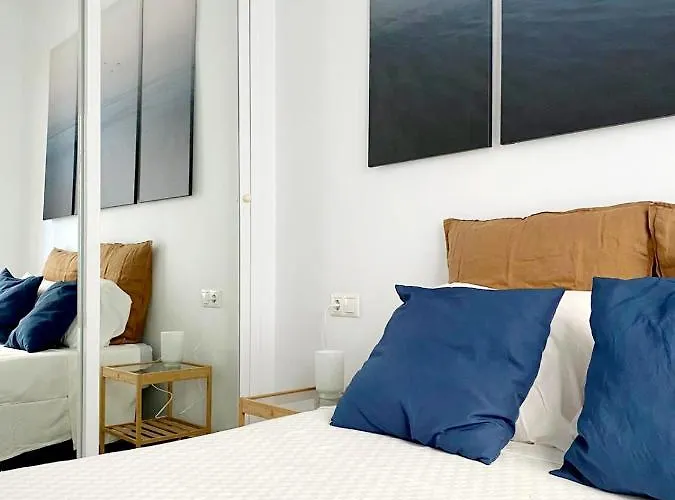 Beachfront Two-bedroom In フエンヒロラ