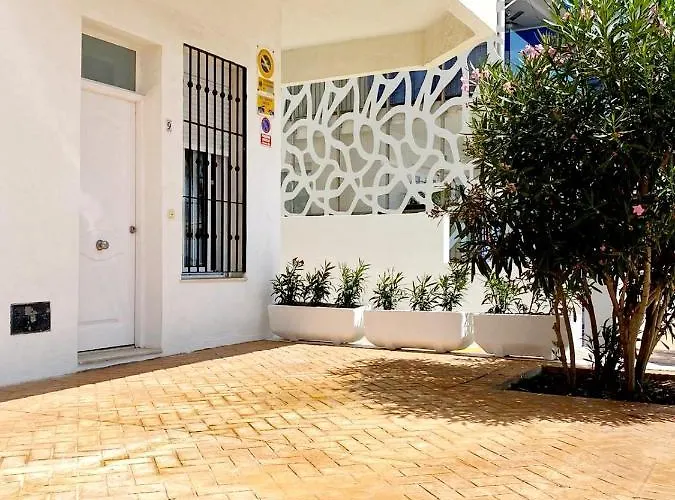 Beachfront Two-bedroom In フエンヒロラ