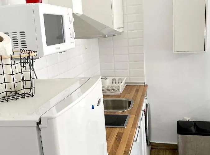 Beachfront Two-bedroom In Apartamento *