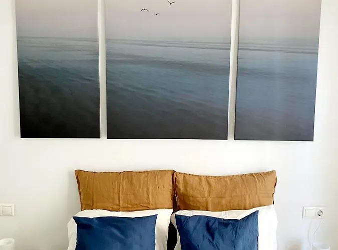 Beachfront Two-bedroom In Apartment *