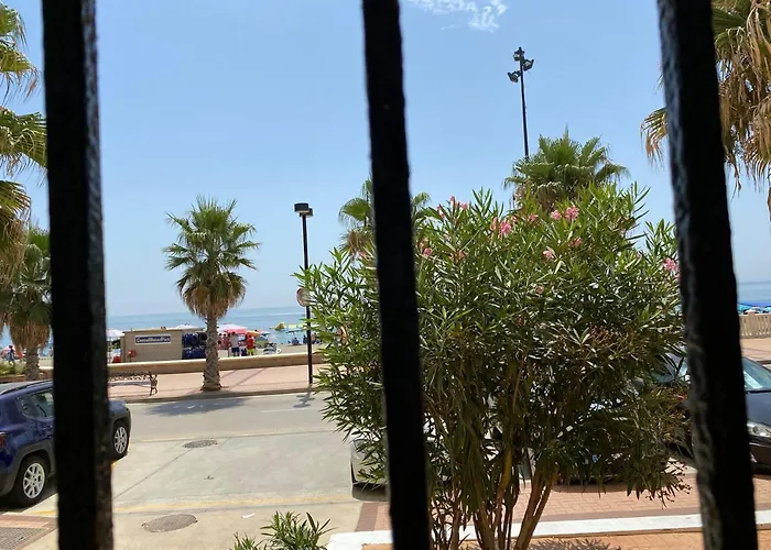 Beachfront Two-bedroom In Apartment *