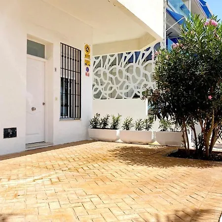 Beachfront Two-bedroom In Fuengirola