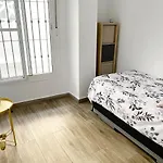 Beachfront Two-bedroom In Apartman Fuengirola